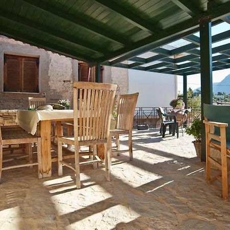 Alexandros Pension Delphi Exterior foto